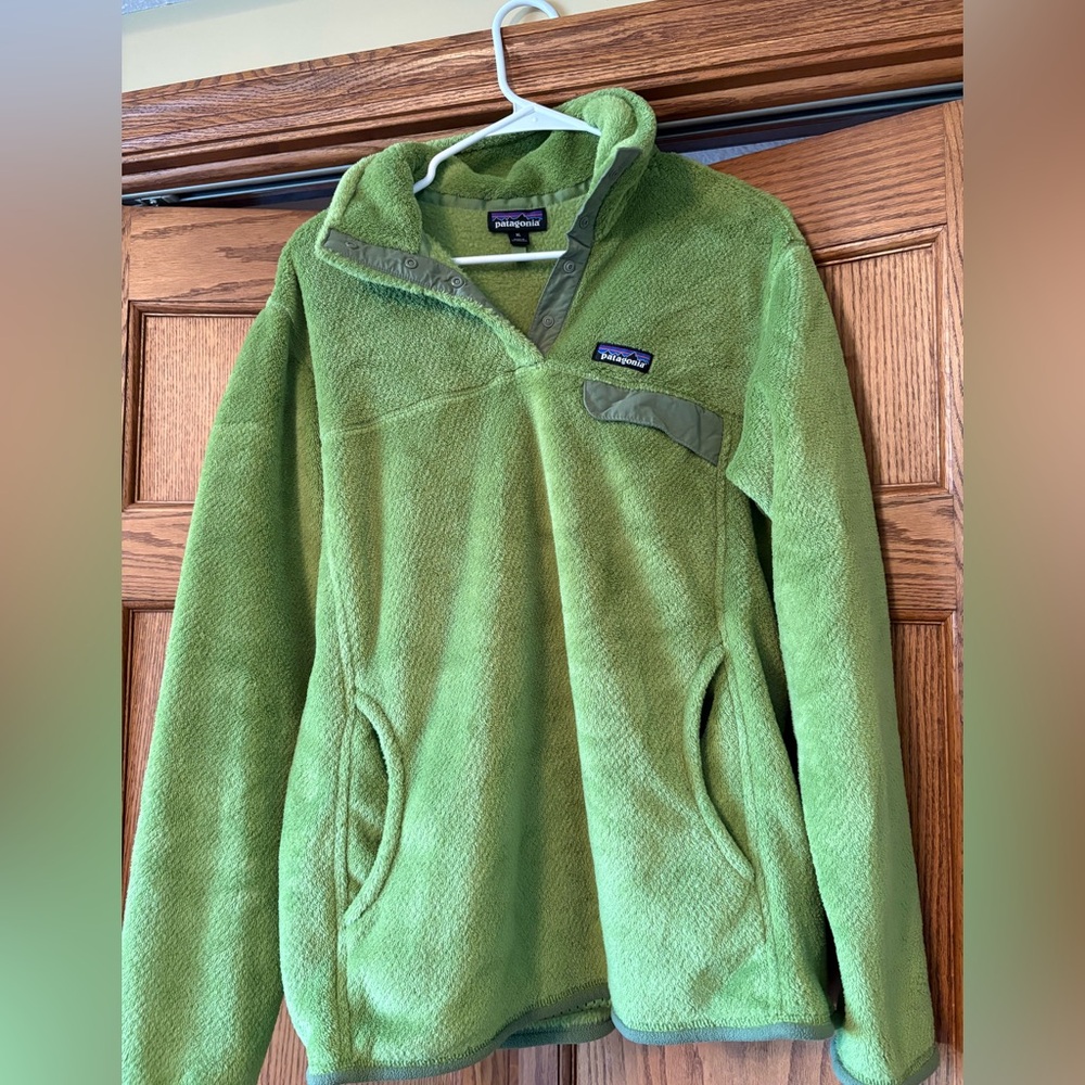 Patagonia Women's Re-Tool Half-Snap Green Fleece Pullover - Picture 3 of 5